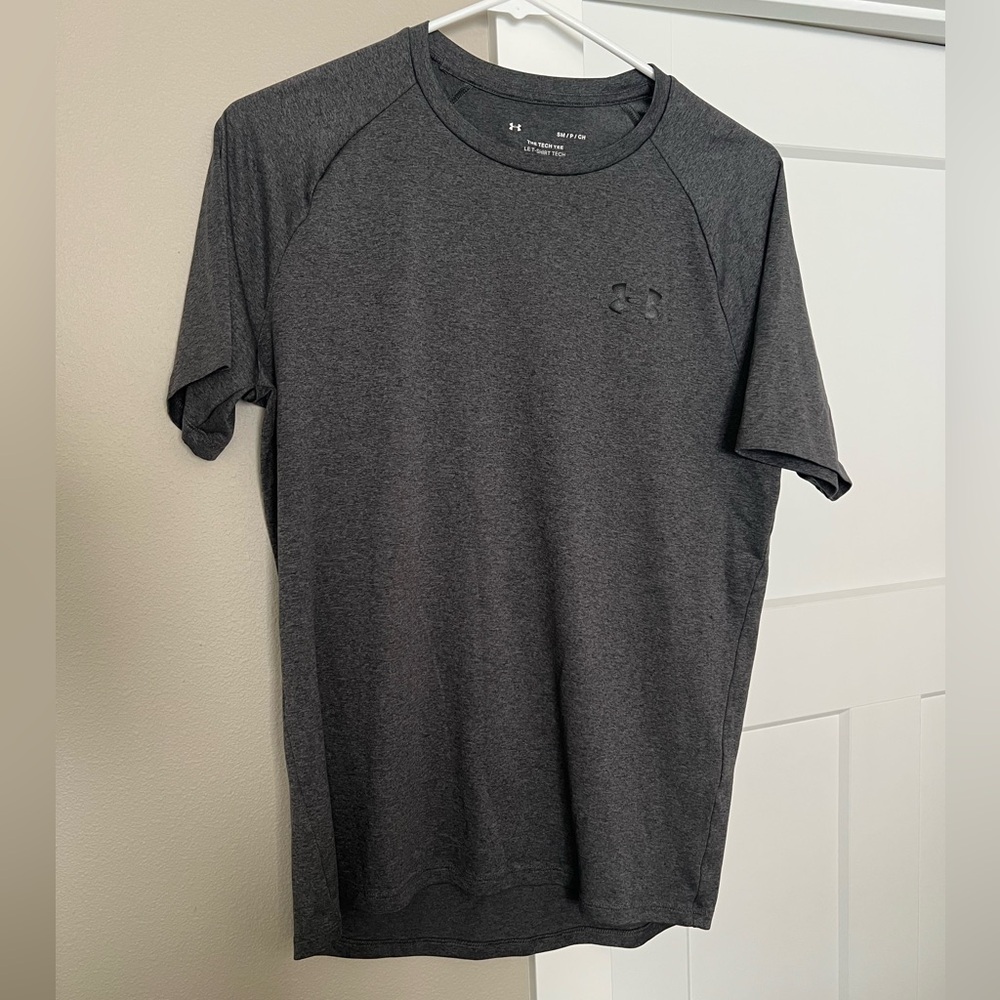 Under Armour Gray Crew Neck Short Sleeve Tee